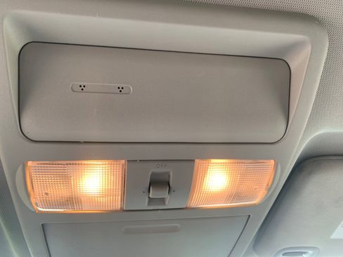 Used 2022 Nissan Frontier SV image 18