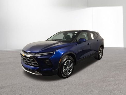 Used 2023 Chevrolet Blazer LT w/ Driver Confidence Package FWD image 2