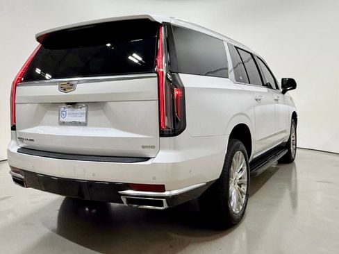 Used 2022 Cadillac Escalade ESV Premium Luxury AWD/4WD image 16