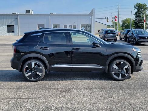 New 2025 Nissan Kicks SR w/ SR Premium Package AWD/4WD image 4