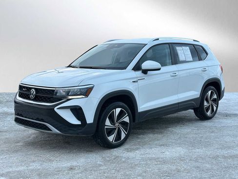 Used 2024 Volkswagen Taos SE image 7