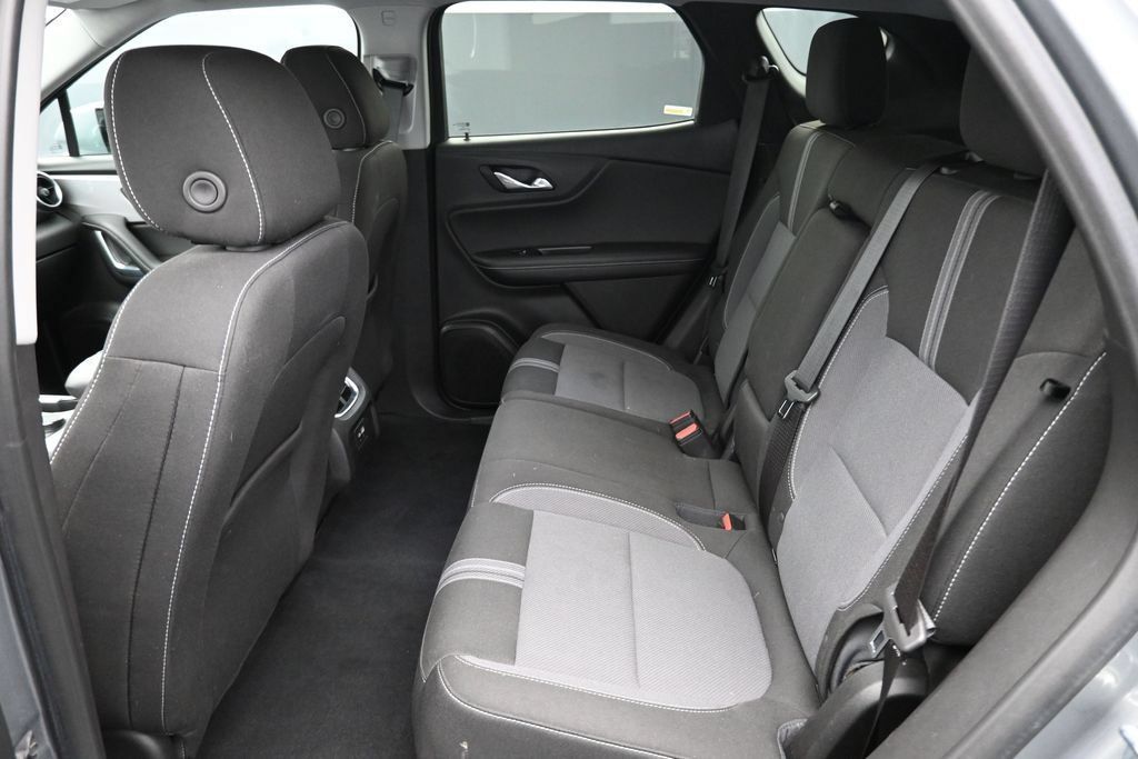 Used 2025 Chevrolet Blazer LT FWD image 12