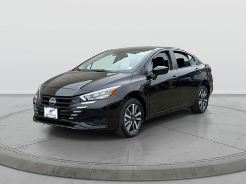 Used 2025 Nissan Versa SV FWD image 3