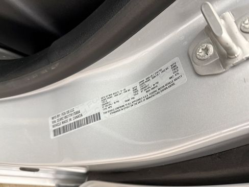 Used 2026 Chrysler Pacifica Select image 20