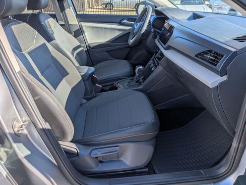 Used 2023 Volkswagen Taos SE w/ Panoramic Sunroof Package image 35