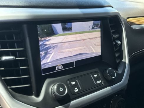 Used 2023 GMC Acadia SLE w/ Driver Convenience Package AWD/4WD image 26