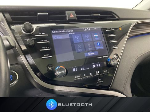 Used 2019 Toyota Camry XLE image 4