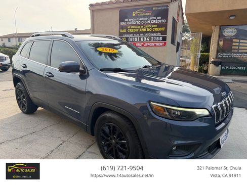 Used 2019 Jeep Cherokee Latitude Plus w/ Comfort/Convenience Group image 1