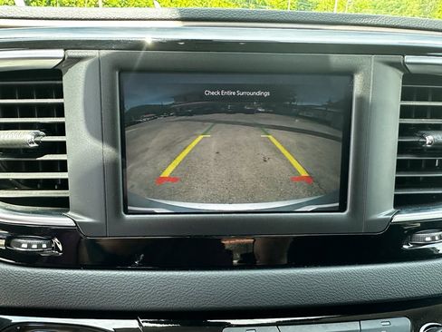 Used 2023 Chrysler Voyager LX FWD image 19