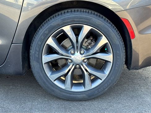 Used 2017 Chrysler Pacifica Limited image 7