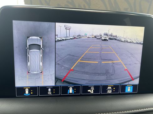 Used 2021 GMC Yukon XL SLT w/ SLT Luxury Plus Package image 21