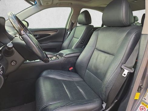 Used 2013 Lexus LS 460 image 17