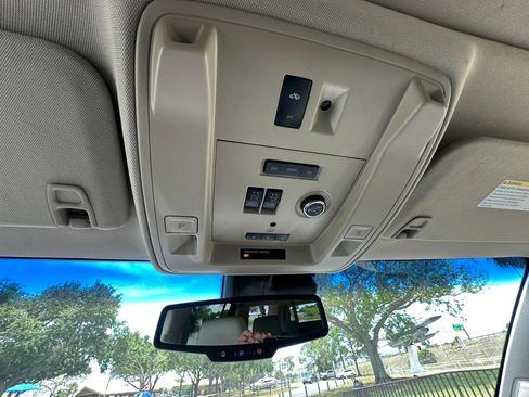 Used 2016 Cadillac Escalade ESV Luxury AWD/4WD image 43