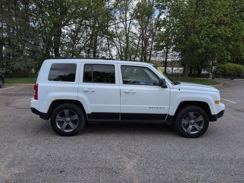 Used 2015 Jeep Patriot High Altitude FWD image 2