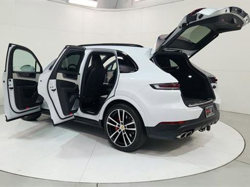 Used 2024 Porsche Cayenne S image 30