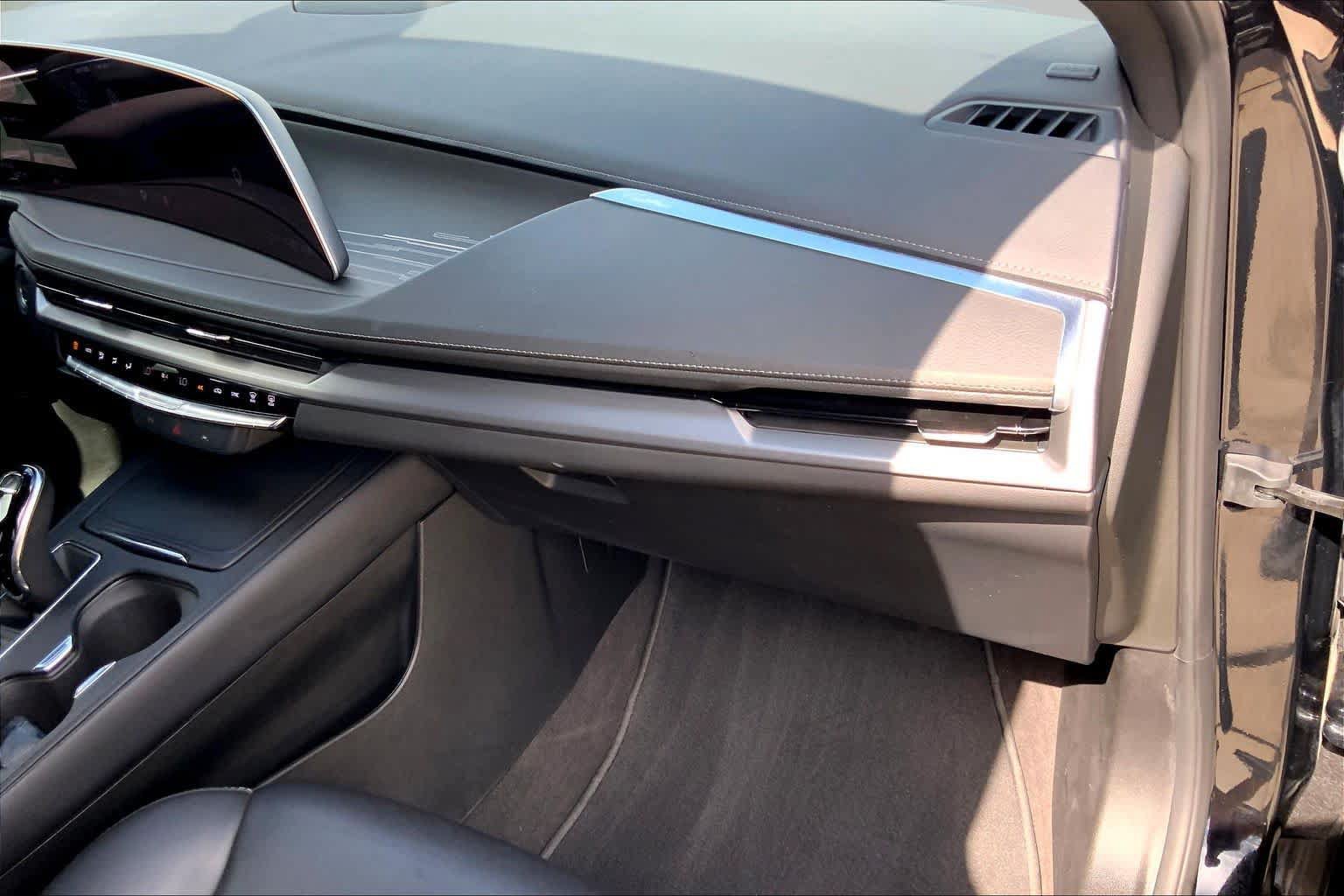 Used 2025 Cadillac XT4 Premium Luxury AWD/4WD image 19