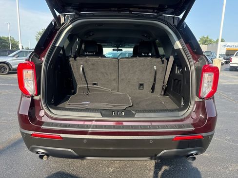 Used 2023 Ford Explorer XLT w/ Equipment Group 202A AWD/4WD image 13