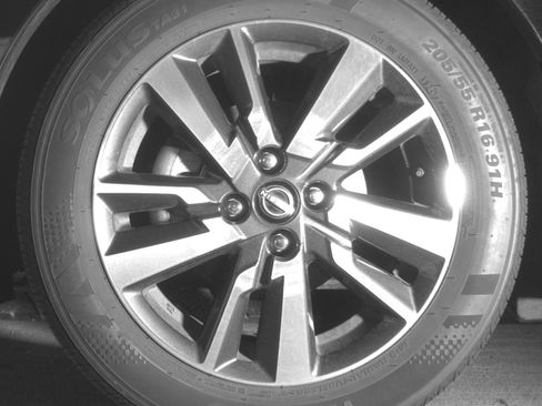 Used 2025 Nissan Versa SV FWD image 12