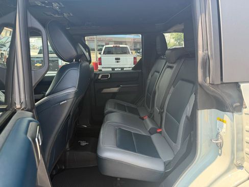 Used 2022 Ford Bronco Outer Banks AWD/4WD image 13