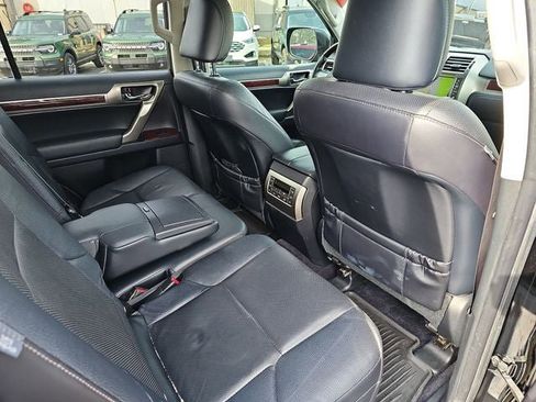 Used 2015 Lexus GX 460 image 11