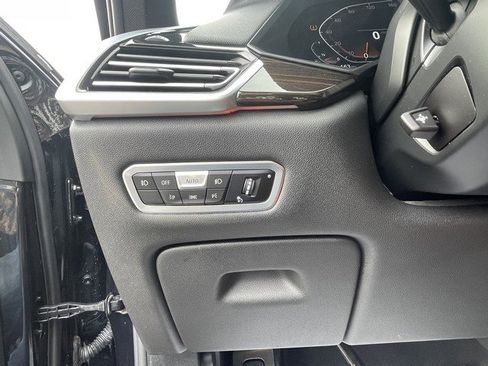 Used 2021 BMW X5 xDrive40i w/ M Sport Package image 14