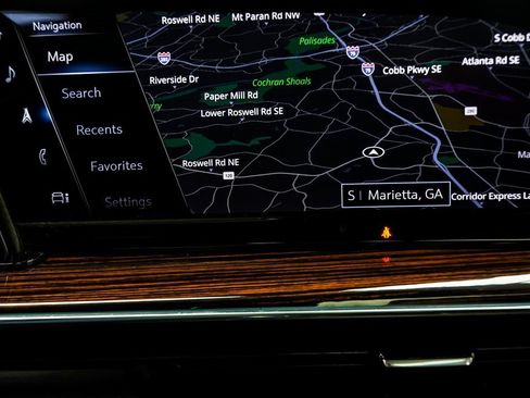 Used 2021 Cadillac Escalade Premium Luxury image 31