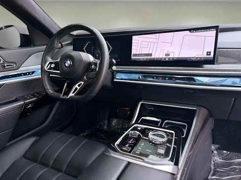 Used 2025 BMW 760i xDrive w/ Executive Package AWD/4WD image 10