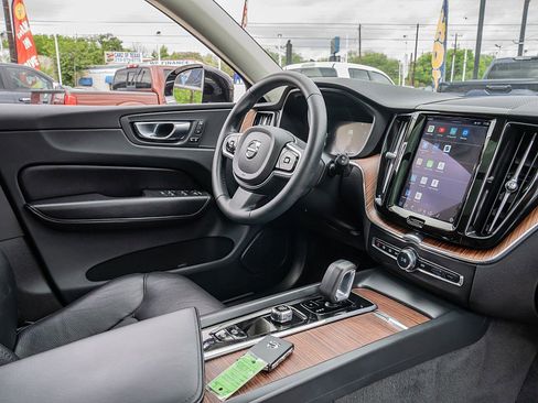 Used 2023 Volvo XC60 B5 Plus w/ Climate Package image 20