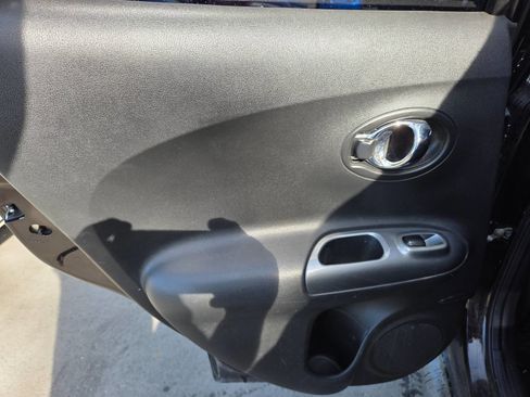 Used 2015 Nissan Juke S image 10