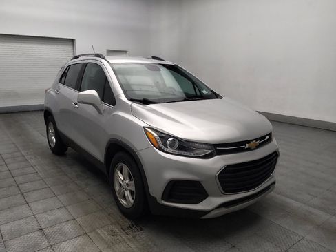 Used 2019 Chevrolet Trax LT w/ LT Convenience Package FWD image 13