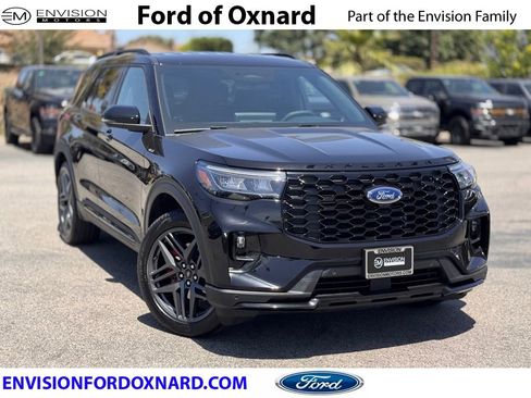 Used 2025 Ford Explorer ST-Line w/ Premium Package RWD image 1