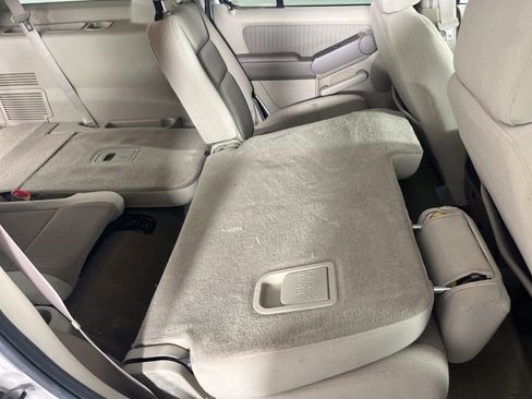 Used 2006 Ford Explorer XLT AWD/4WD image 18