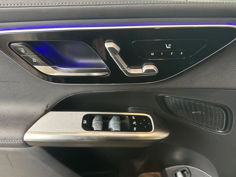 Certified 2025 Mercedes-Benz GLC 300 4MATIC image 11