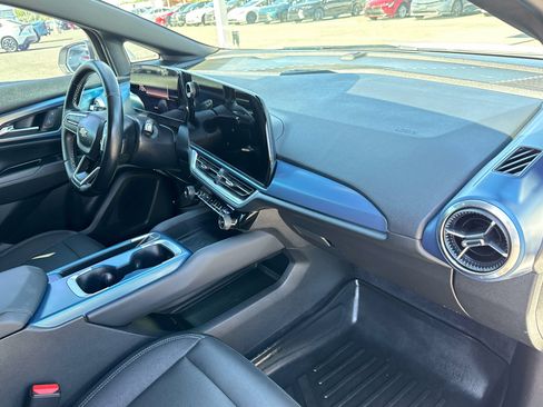 Used 2024 Chevrolet Equinox EV LT AWD/4WD image 18