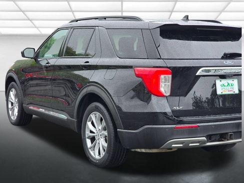 Used 2021 Ford Explorer XLT w/ Equipment Group 202A AWD/4WD image 52