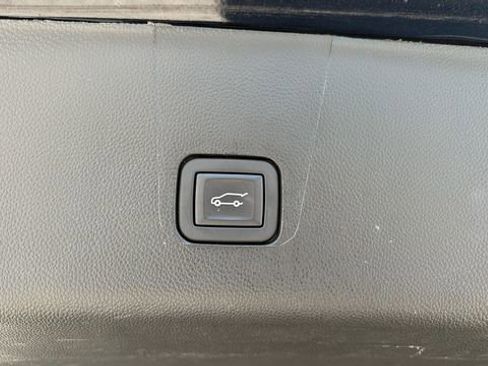 Used 2023 Chevrolet Traverse Premier w/ LPO, Cargo Package AWD/4WD image 34