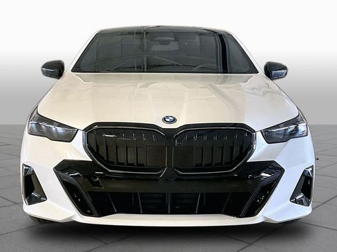 Certified 2026 BMW 550e xDrive w/ Executive Package AWD/4WD image 3