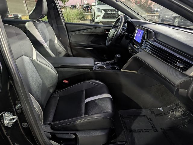 Used 2025 Toyota Camry SE FWD image 30