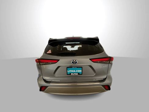 Used 2021 Toyota Highlander Platinum AWD/4WD image 7