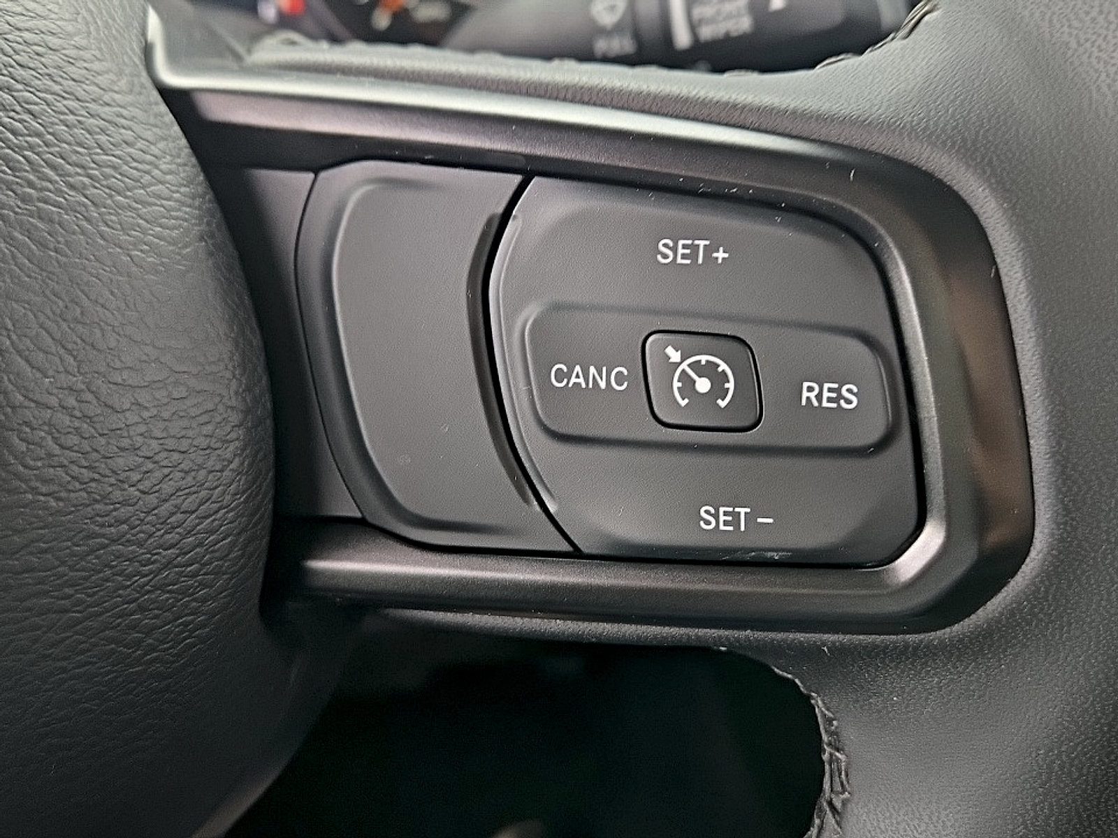 Used 2023 Jeep Gladiator Sport AWD/4WD image 14