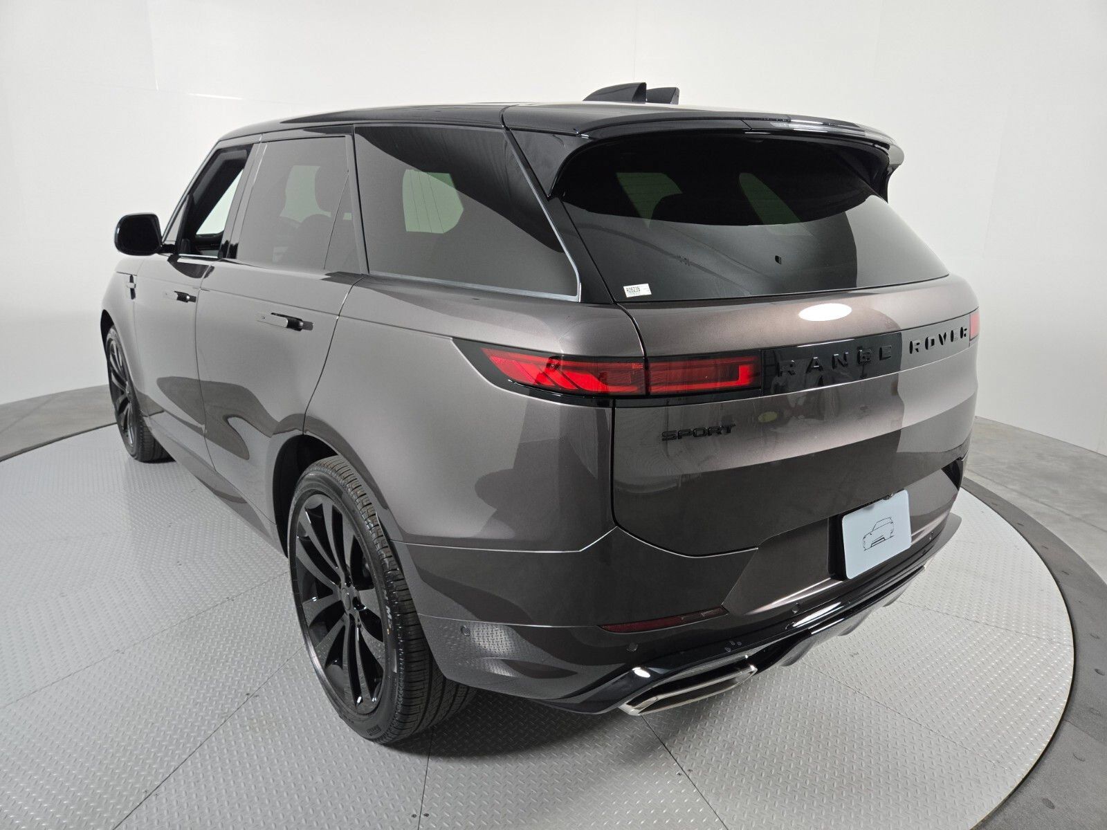 New 2026 Land Rover Range Rover Sport Dynamic SE AWD/4WD image 17