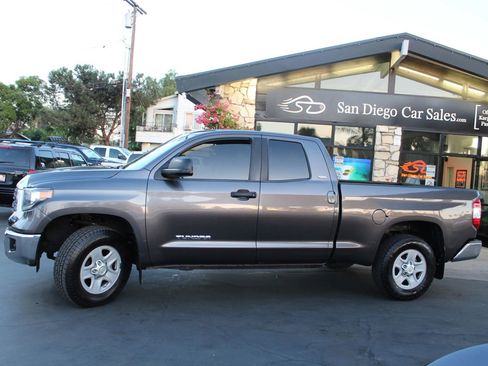 Used 2018 Toyota Tundra SR5 RWD image 2