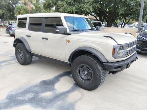Used 2025 Ford Bronco Badlands AWD/4WD image 5