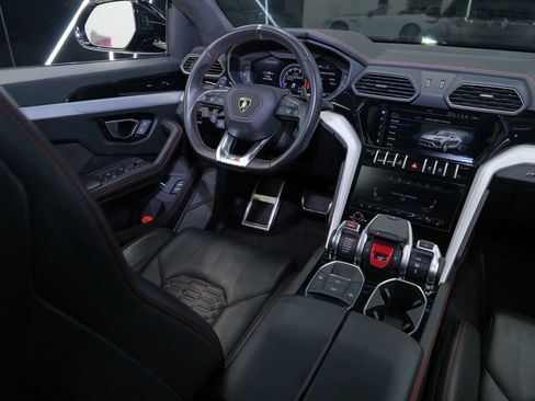 Used 2021 Lamborghini Urus AWD/4WD image 57