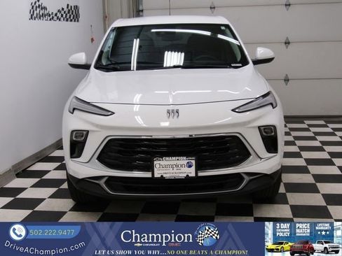 Certified 2025 Buick Encore GX Preferred AWD/4WD image 2
