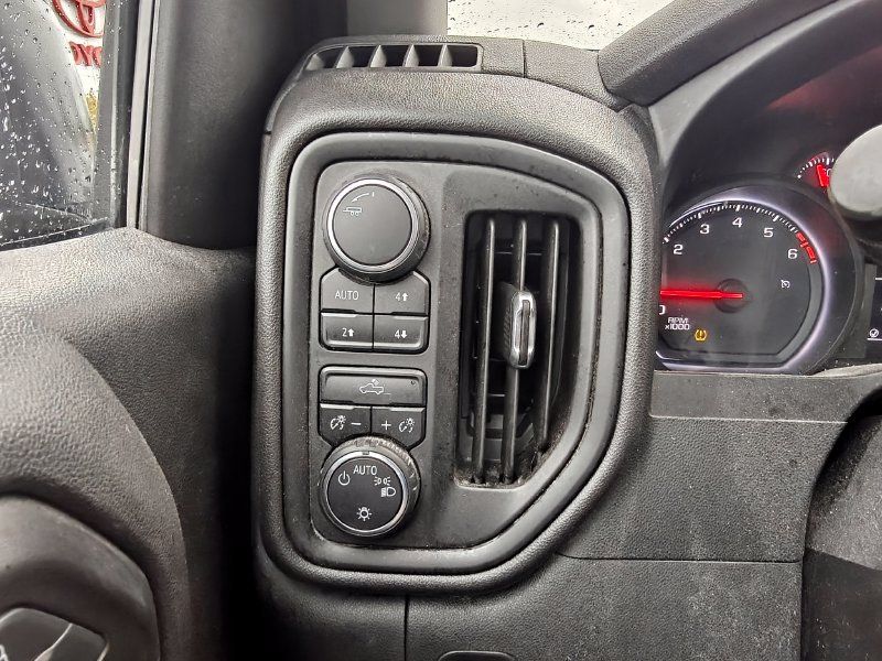Used 2019 Chevrolet Silverado 1500 Custom Trail Boss w/ Custom Convenience Package AWD/4WD image 11