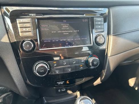 Used 2018 Nissan Rogue S AWD/4WD image 21