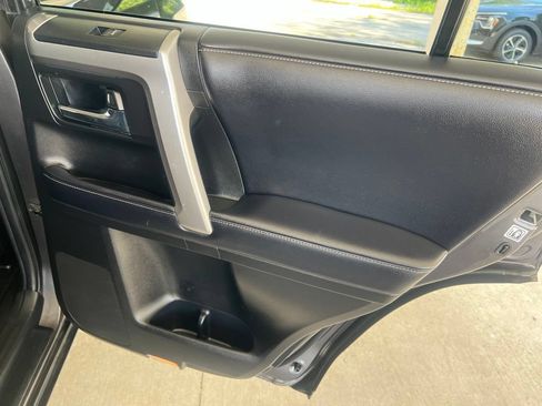 Used 2018 Toyota 4Runner SR5 Premium AWD/4WD image 15