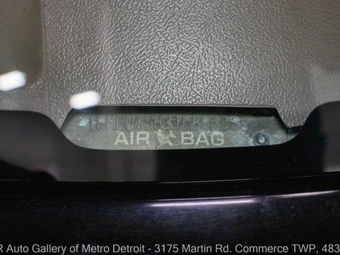 Used 1996 Ford Bronco XLT image 17