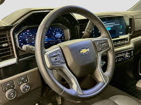 Used 2024 Chevrolet Silverado 1500 LT AWD/4WD image 18